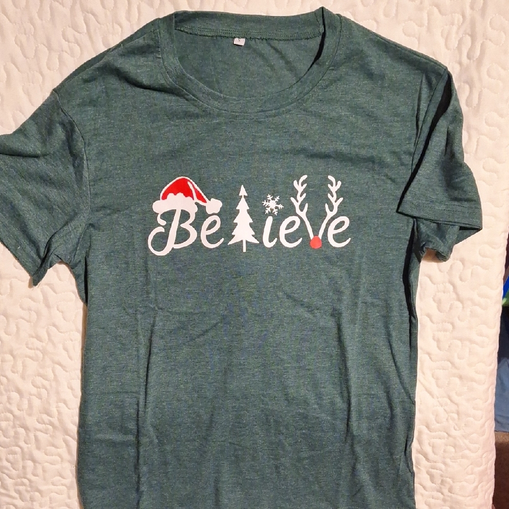 Amazon Green 'Believe' Women's T-Shirt. Size Small. NWT